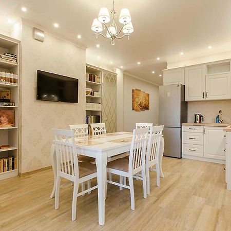 2-Roomed Apartment With Living Room Одеса Екстериор снимка