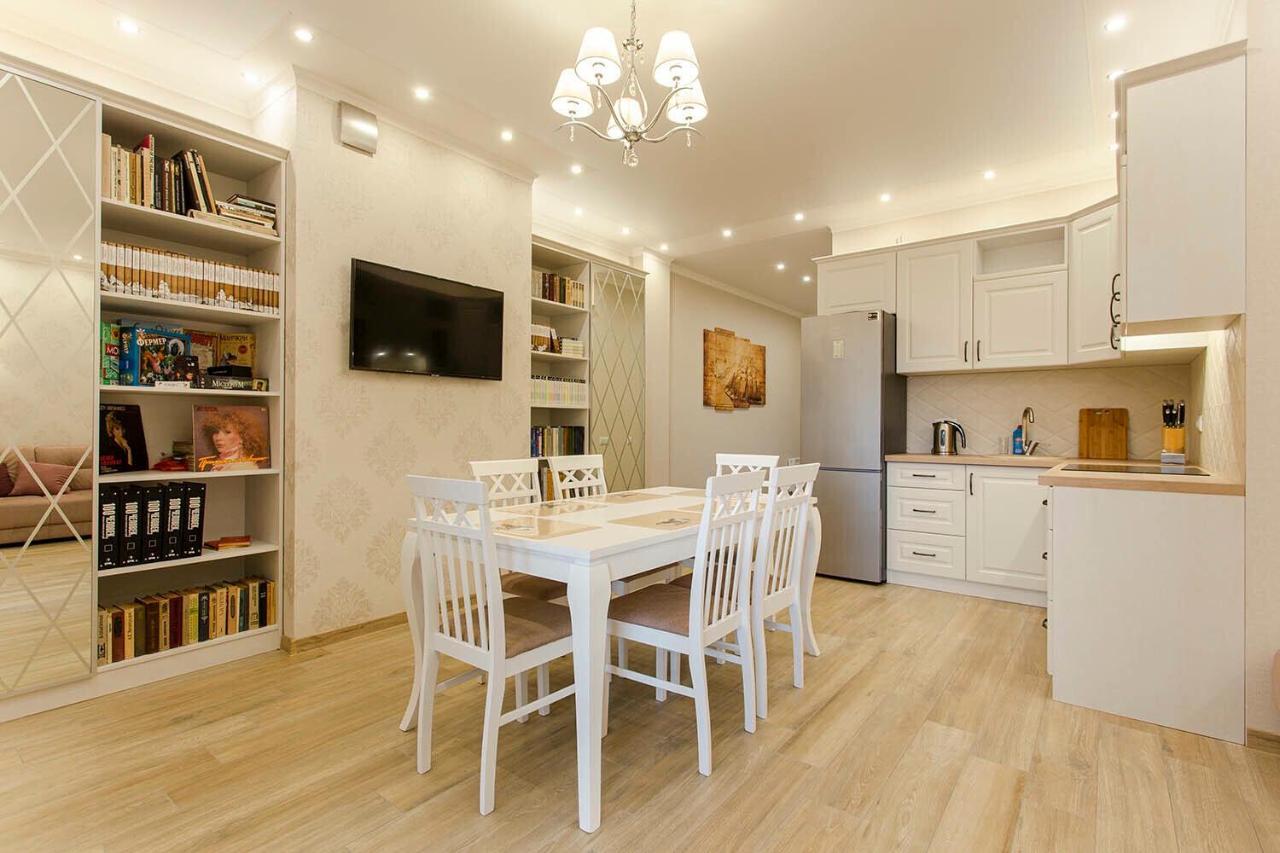 2-Roomed Apartment With Living Room Одеса Екстериор снимка