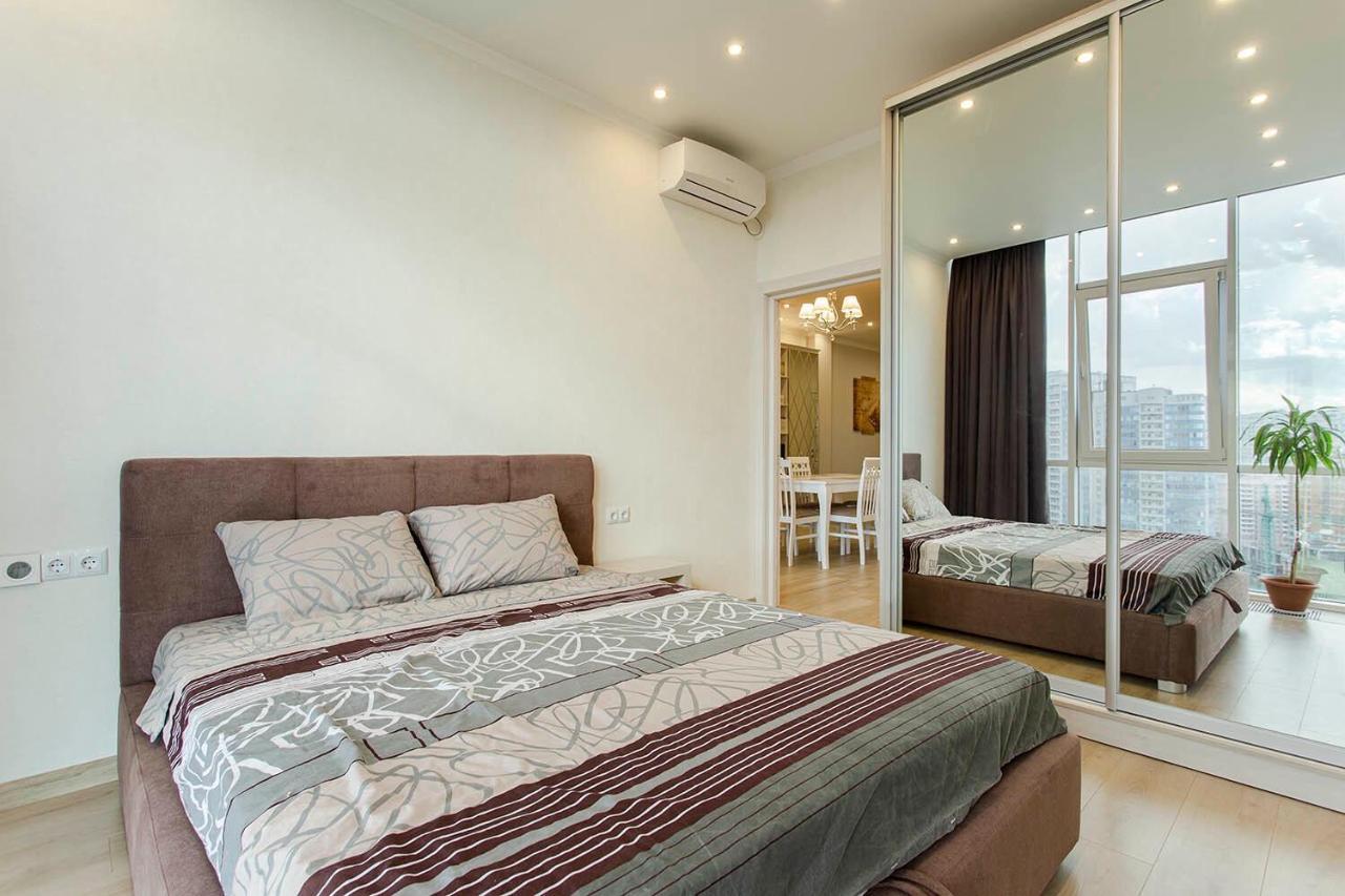 2-Roomed Apartment With Living Room Одеса Екстериор снимка