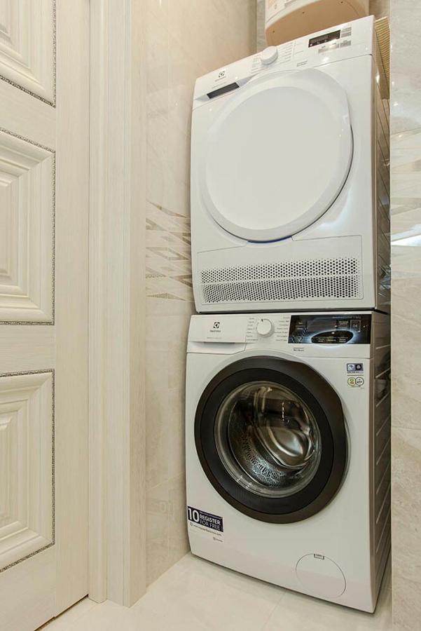 2-Roomed Apartment With Living Room Одеса Екстериор снимка